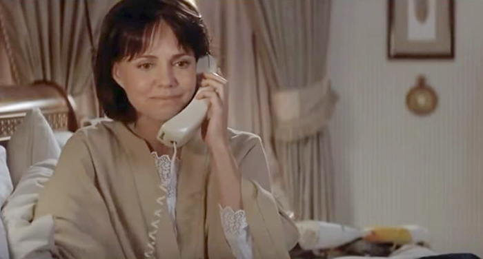 Miranda Hillard talks on a phone in Mrs. Doubtfire